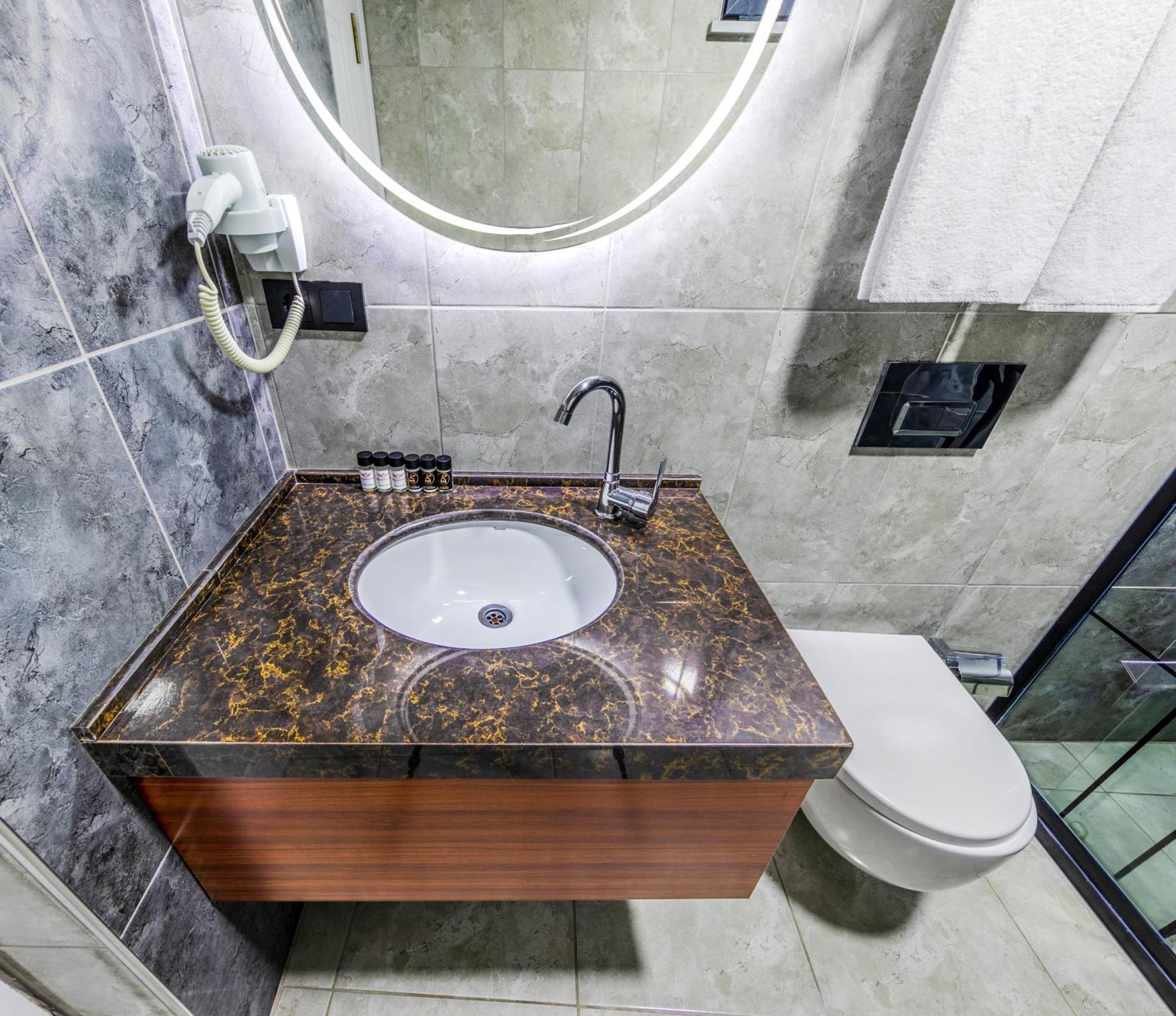 Med Life Hotel Istanbul Airport Arnavutkoy ภายนอก รูปภาพ