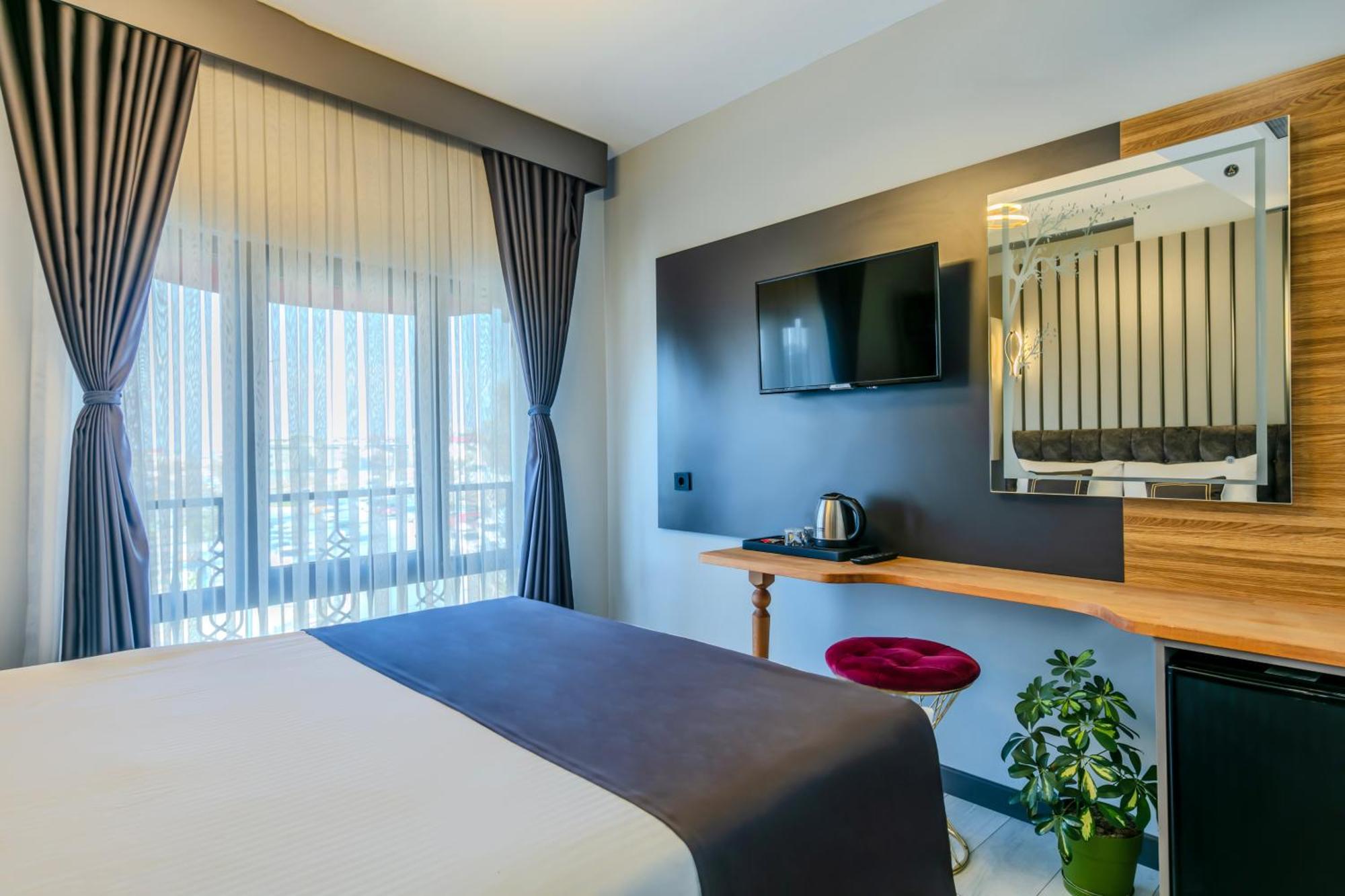 Med Life Hotel Istanbul Airport Arnavutkoy ภายนอก รูปภาพ