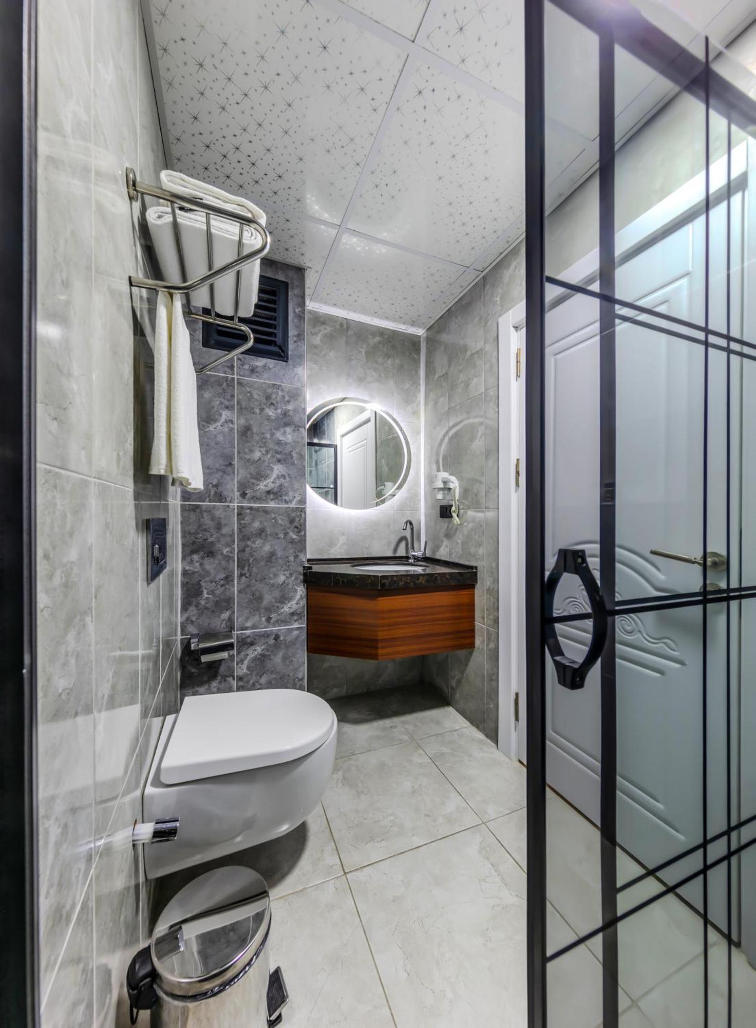 Med Life Hotel Istanbul Airport Arnavutkoy ภายนอก รูปภาพ