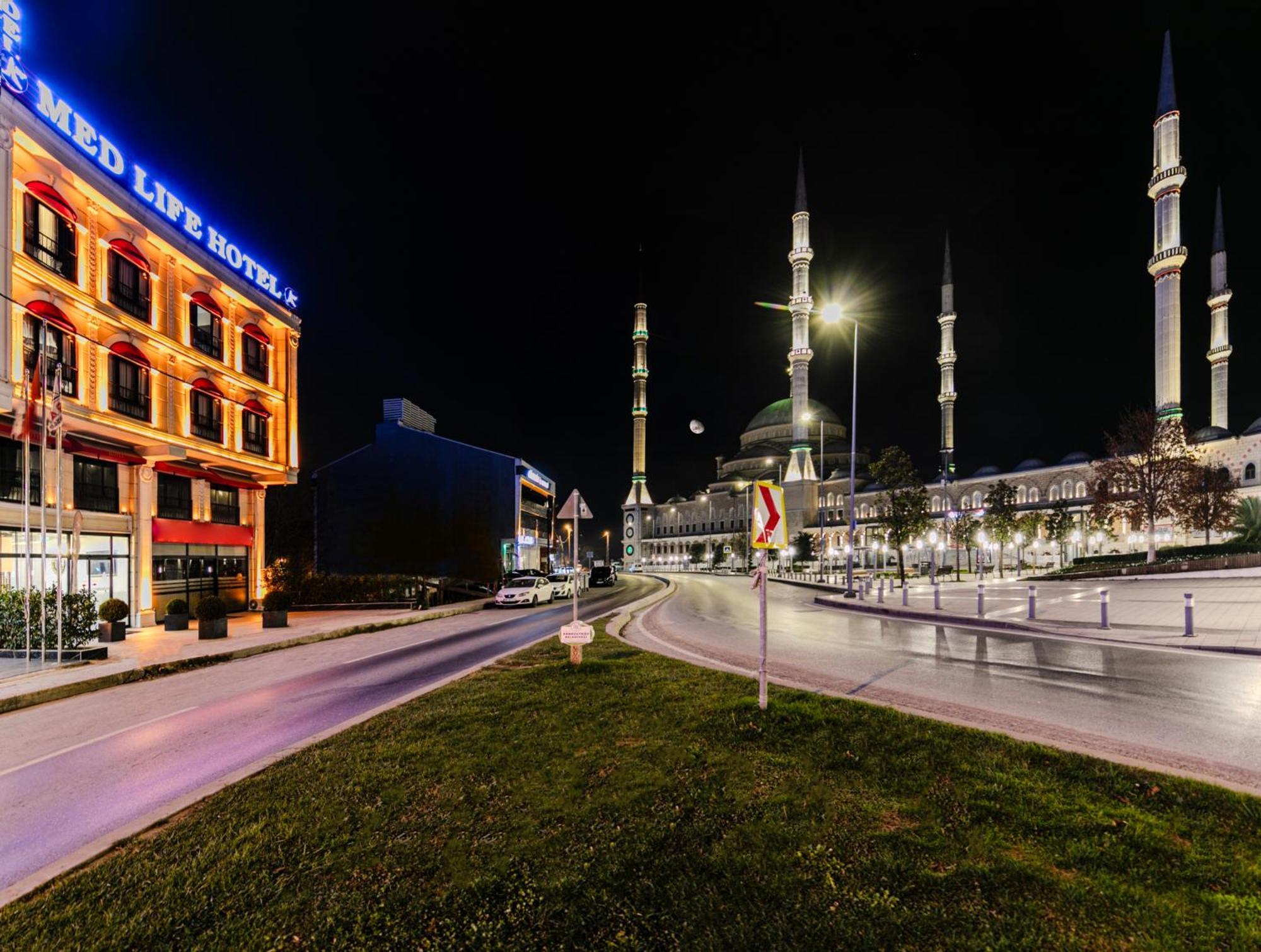 Med Life Hotel Istanbul Airport Arnavutkoy ภายนอก รูปภาพ