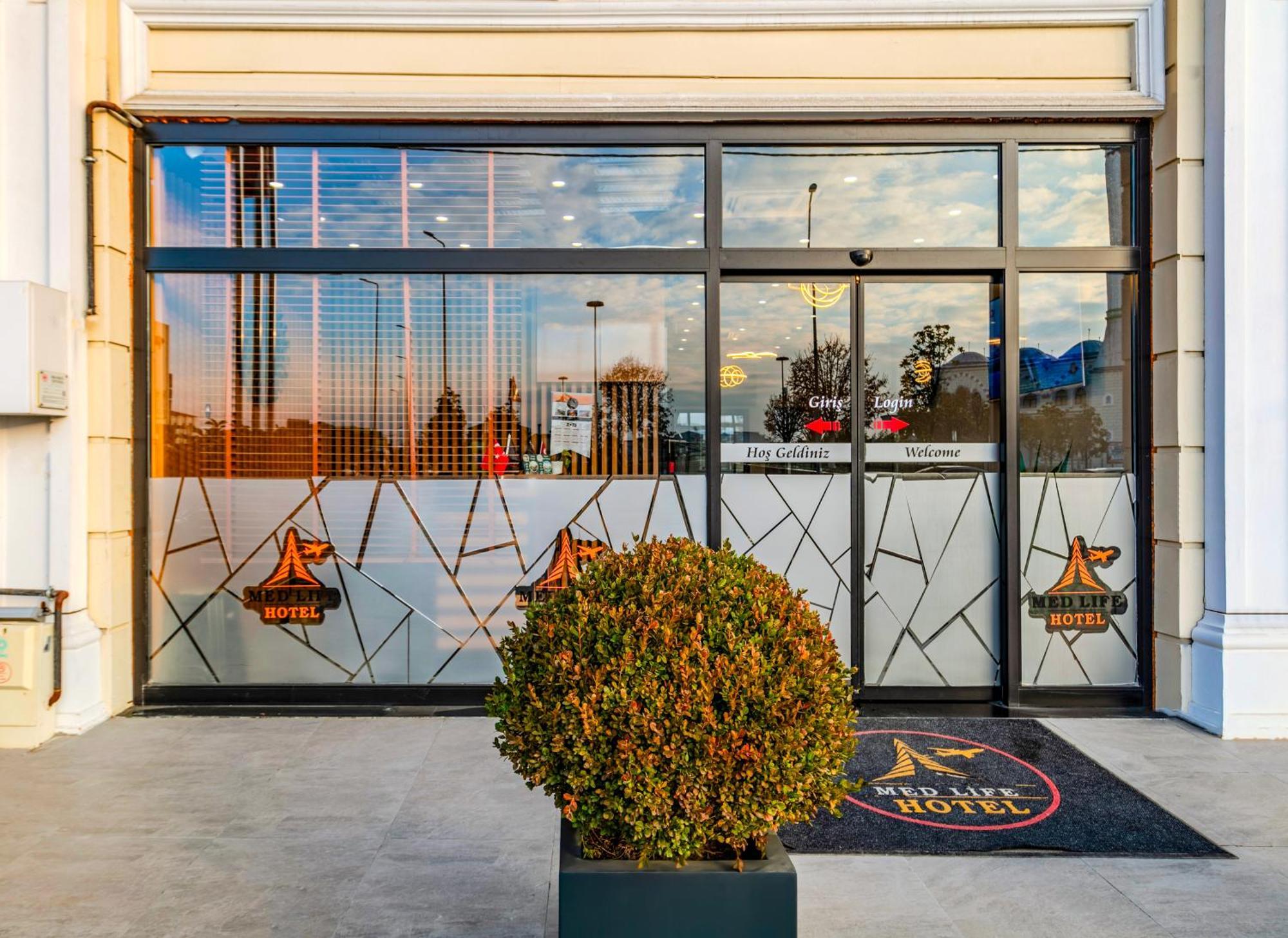 Med Life Hotel Istanbul Airport Arnavutkoy ภายนอก รูปภาพ